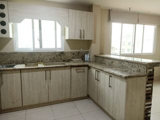 Foto 4 de EN VENTA CASA MÁS DEPARTAMENTO CUMBRES- CEIBOS