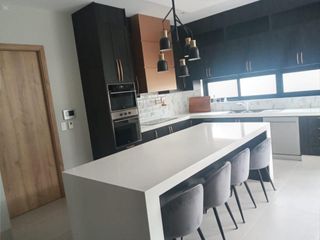 Foto 3 de Isla Mocoli, Renta de hermosa casa 4 dormitorios con piscina al pie del Lago