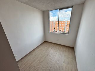 Foto 8 de SE VENDE APARTAMENTO EN GRAN GRANADA
