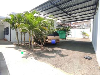 Foto 2 de casa de venta en manta zona norte circunvalación J/G