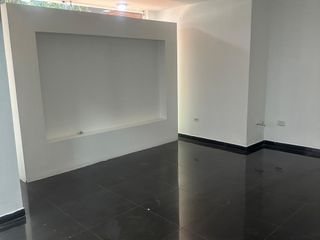 Foto 1 de LOCAL COMERCIAL AVENIDAD CERO
