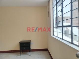 Foto 14 de Alquiler De Dpto 2Do Piso – Salamanca - Ate.
