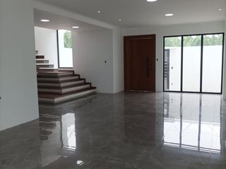 Foto 3 de CASA NUEVA EN VENTA, URBANIZACIÓN ZHARA-PASAJE