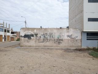Foto 12 de VENDO TERRENO 107.42m2 FRENTE A PARQUE A 3 CDRAS DEL MALECON-HUANCHACO TRUJILLO