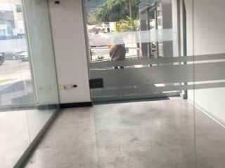 Foto 3 de Alquilo Local Comercial en San Isidro