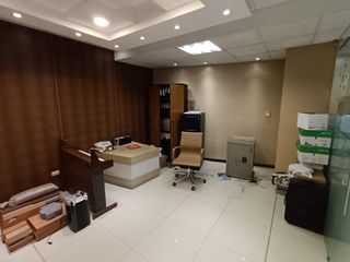 Foto 9 de Oficina de venta en el Edificio Xima, Samborondón, 176 m2, 3 parqueos.