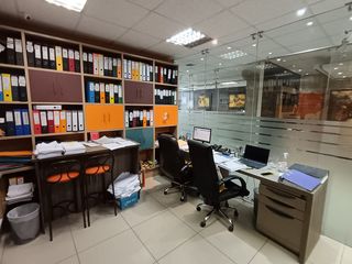 Foto 18 de Oficina de venta en el Edificio Xima, Samborondón, 176 m2, 3 parqueos.