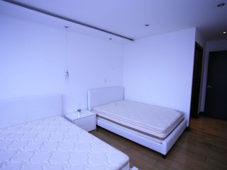 Foto 14 de Venta de Hermoso Departamento Amoblado de 3 Dormitorios en La Portugal