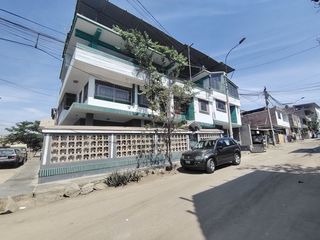 Foto 2 de Se Vende Amplia Casa de 190m2 03Pisos+Azotea Sector 01 grupo 02 En Villa El Salvador!
