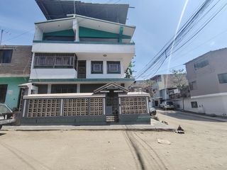 Foto 3 de Se Vende Amplia Casa de 190m2 03Pisos+Azotea Sector 01 grupo 02 En Villa El Salvador!
