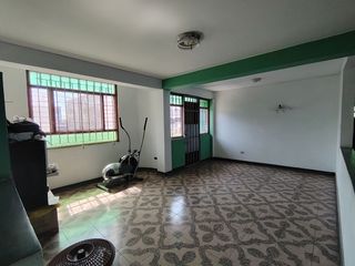 Foto 13 de Se Vende Amplia Casa de 190m2 03Pisos+Azotea Sector 01 grupo 02 En Villa El Salvador!