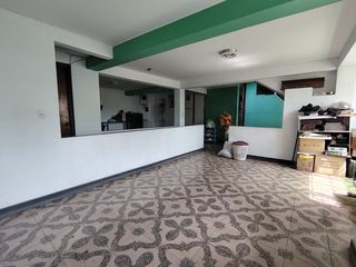 Foto 14 de Se Vende Amplia Casa de 190m2 03Pisos+Azotea Sector 01 grupo 02 En Villa El Salvador!