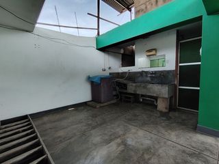 Foto 30 de Se Vende Amplia Casa de 190m2 03Pisos+Azotea Sector 01 grupo 02 En Villa El Salvador!