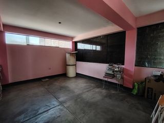Foto 37 de Se Vende Amplia Casa de 190m2 03Pisos+Azotea Sector 01 grupo 02 En Villa El Salvador!