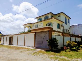 Foto 4 de Casa en venta de 6 Dormitorios en la Playa de Tonsupa