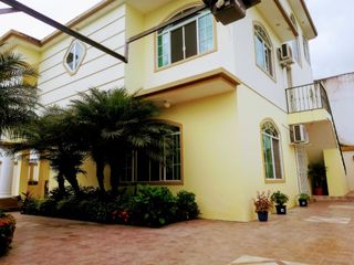 Foto 6 de Casa en venta de 6 Dormitorios en la Playa de Tonsupa