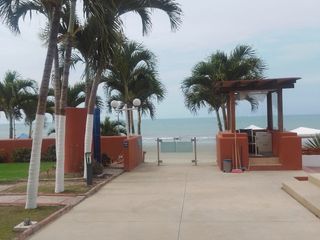 Foto 3 de Hermoso Departamento, ubicado en el Conjunto privado Marina Grande, Avenida Club del Pacífico – Tonsupa, frente a la playa
