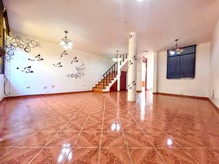 Foto 9 de Vendo EXCLUSIVA Casa en ESQUINA frente PARQUE y la ANGOSTURA ICA!