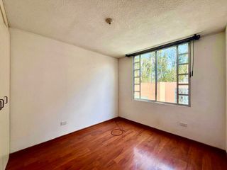 Foto 2 de SE VENDE CASA CON VERDE HORIZONTE NORTE DE QUITO