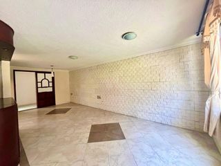 Foto 12 de SE VENDE CASA CON VERDE HORIZONTE NORTE DE QUITO