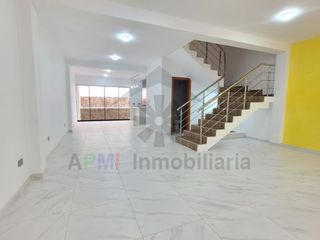 Foto 5 de VENTA DE CASA MODERNA EN URBANIZACIÓN LOS SAUCES Y FRENTE A PARQUE
