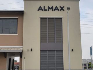 Foto 1 de En alquiler estratégico local comercial en Almax Center, via a Samborondon