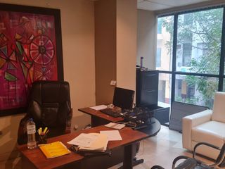 Foto 4 de VENTA DE OFICINA FRENTE AL PARQUE CENTENARIO