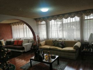Foto 3 de VENDO AMPLIA CASA DOS PISOS EN CONJUNTO EXCELENTE UBICACION  6 DE DICIEMBRE Y EL INCA