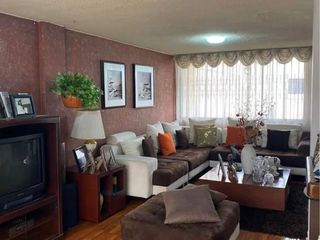 Foto 1 de VENDO AMPLIA CASA DOS PISOS EN CONJUNTO EXCELENTE UBICACION  6 DE DICIEMBRE Y EL INCA