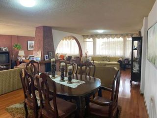 Foto 4 de VENDO AMPLIA CASA DOS PISOS EN CONJUNTO EXCELENTE UBICACION  6 DE DICIEMBRE Y EL INCA