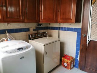 Foto 6 de VENDO AMPLIA CASA DOS PISOS EN CONJUNTO EXCELENTE UBICACION  6 DE DICIEMBRE Y EL INCA