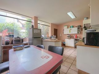 Foto 10 de Vendo Casa a una cuadra de Av. 28 de Julio, zona segura y tranquila.