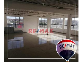 Foto 2 de Alquiler Casa De 3 Pisos En El Centro De Talara Comercial // ID: 1122206