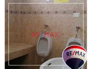 Foto 4 de Alquiler Casa De 3 Pisos En El Centro De Talara Comercial // ID: 1122206