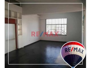 Foto 12 de Alquiler Casa De 3 Pisos En El Centro De Talara Comercial // ID: 1122206