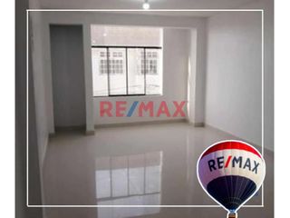 Foto 16 de Alquiler Casa De 3 Pisos En El Centro De Talara Comercial // ID: 1122206