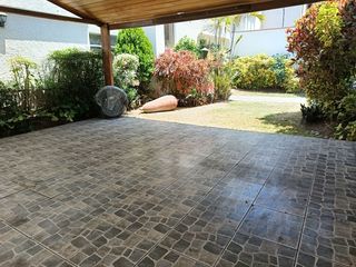 Foto 1 de Venta de amplia y acogedora casa en San Borja !