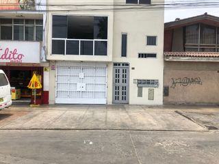 Foto 4 de LOCAL COMERCIAL U OFICINA EN ALQUILER EN LA AV. IZAGUIRRE CDRA. 10. 2DO y 4TO PISO. LOS OLIVOS