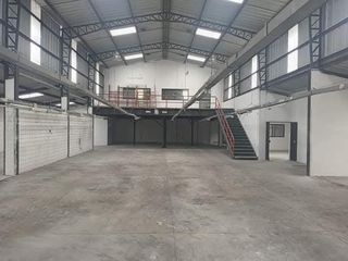 Foto 1 de Arriendo Bodega de 1.000m2 en Carcelén Industrial