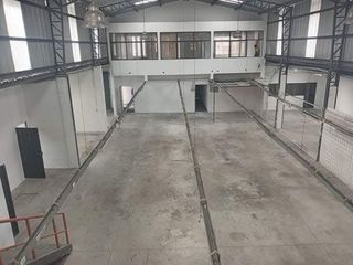 Foto 2 de Arriendo Bodega de 1.000m2 en Carcelén Industrial
