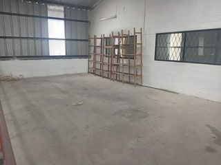 Foto 10 de Arriendo Bodega de 1.000m2 en Carcelén Industrial