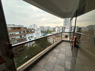 Foto 6 de Amplio flat de 5 dormitorios, cerca al Country Club de San Isidro, Vivanda de Dos de Mayo y los mejores restaurantes.