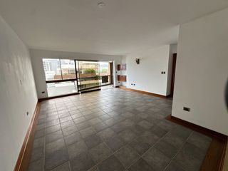 Foto 7 de Amplio flat de 5 dormitorios, cerca al Country Club de San Isidro, Vivanda de Dos de Mayo y los mejores restaurantes.