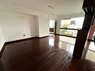 Foto 2 de Amplio flat de 5 dormitorios, cerca al Country Club de San Isidro, Vivanda de Dos de Mayo y los mejores restaurantes.