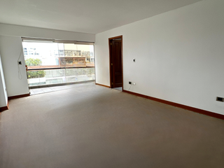 Foto 9 de Amplio flat de 5 dormitorios, cerca al Country Club de San Isidro, Vivanda de Dos de Mayo y los mejores restaurantes.