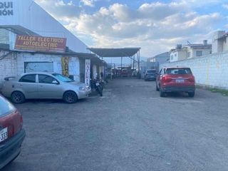 Foto 2 de Excelente terreno comercial en venta 943m2 Av. Hurtado de Mendoza sector Graiman