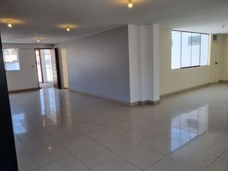 Foto 1 de Venta Departamento Urb. Santa Rosa De Surco