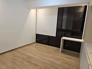 Foto 4 de Alquiler De Exclusivo Departamento Semi Amoblado En Urb. California, Frente A Parque (aipanaque)