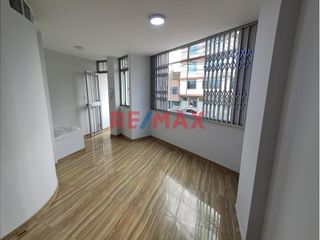 Foto 1 de Vendo Departamento A 5 Minutos Del Ovalo De Santa Anita