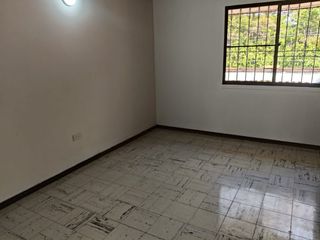 Foto 15 de VENTA HERMOSA  CASA REMODELADA CONDOMINIO CAMINO REAL